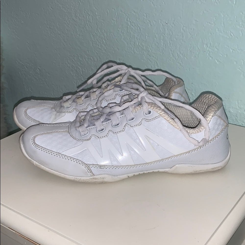 Cheerleading shoes🏆
